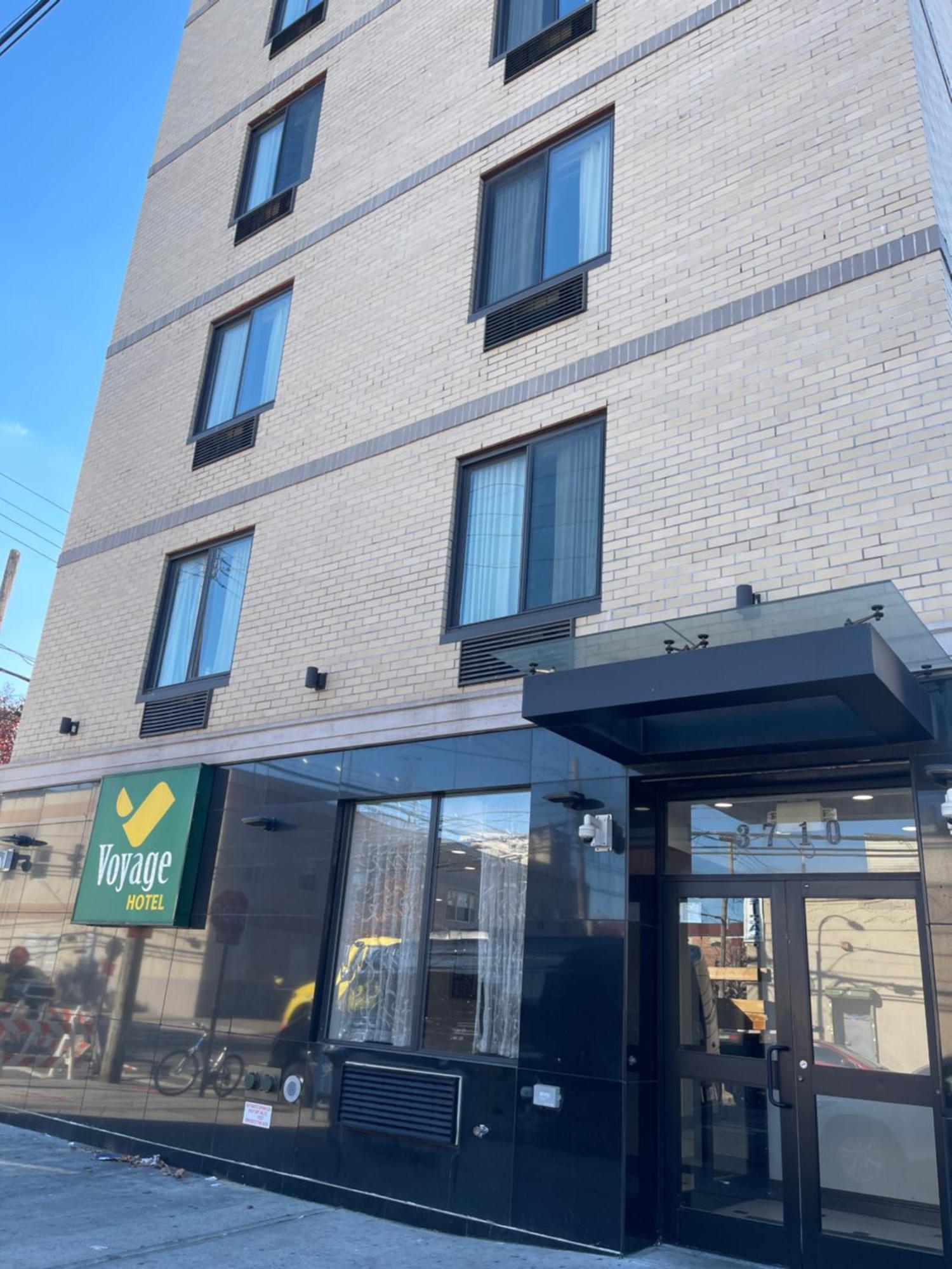 Voyage Hotel New York Bagian luar foto