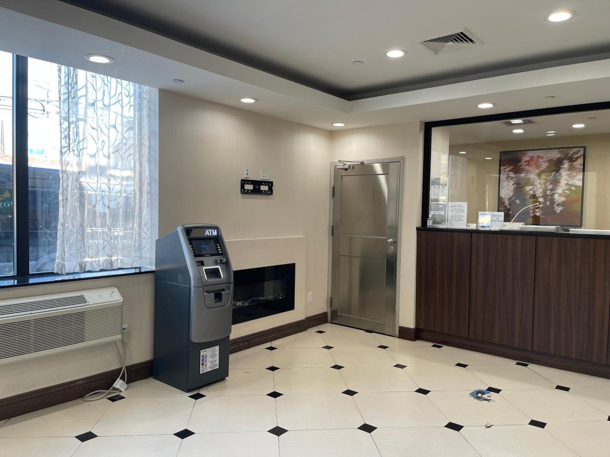 Voyage Hotel New York Bagian luar foto