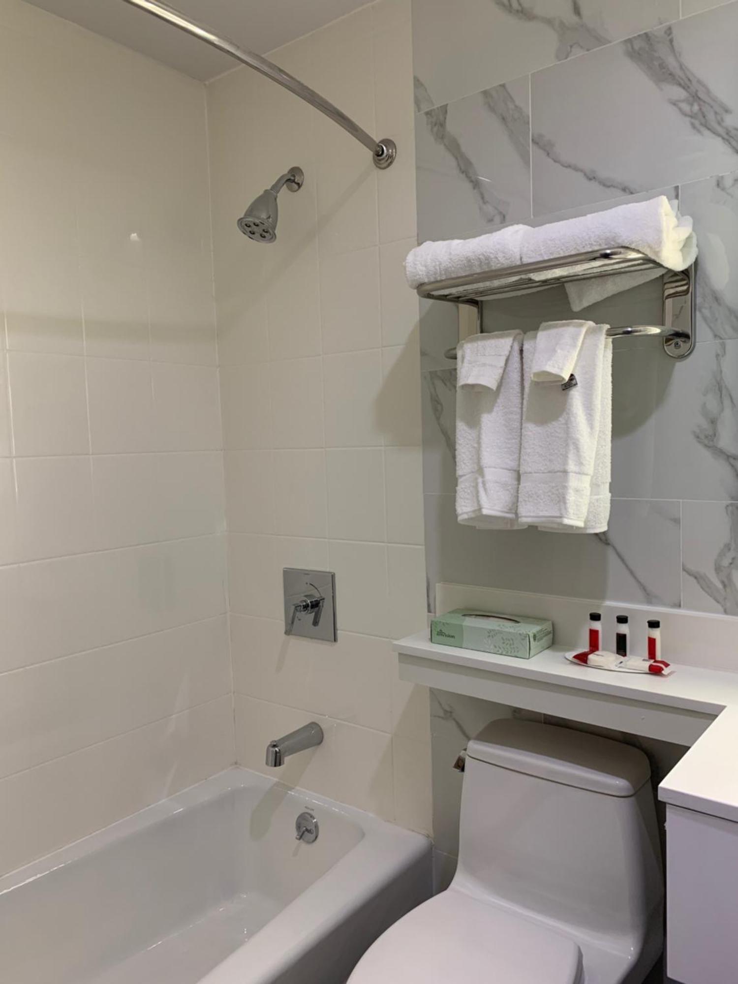 Voyage Hotel New York Bagian luar foto