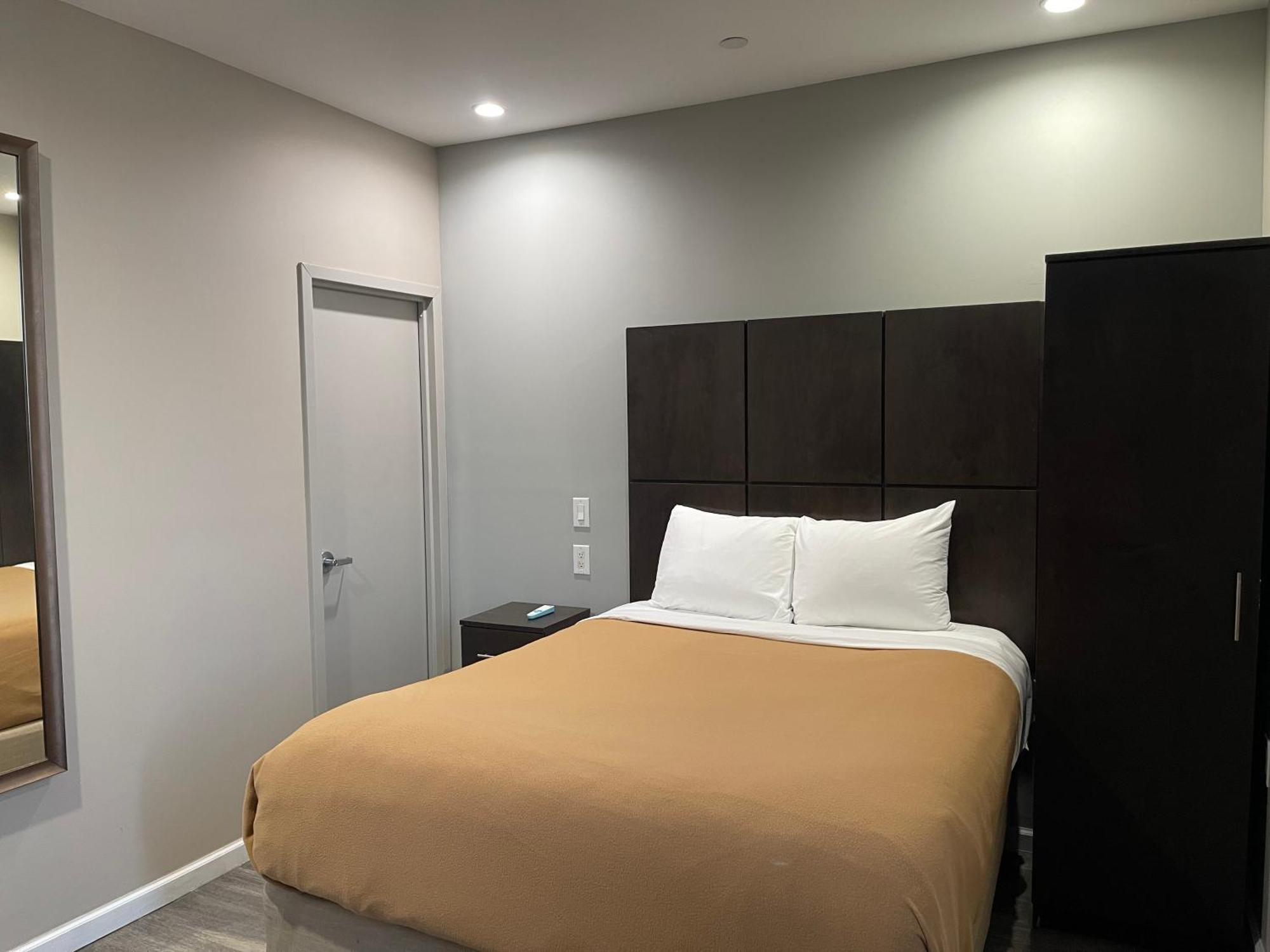 Voyage Hotel New York Bagian luar foto