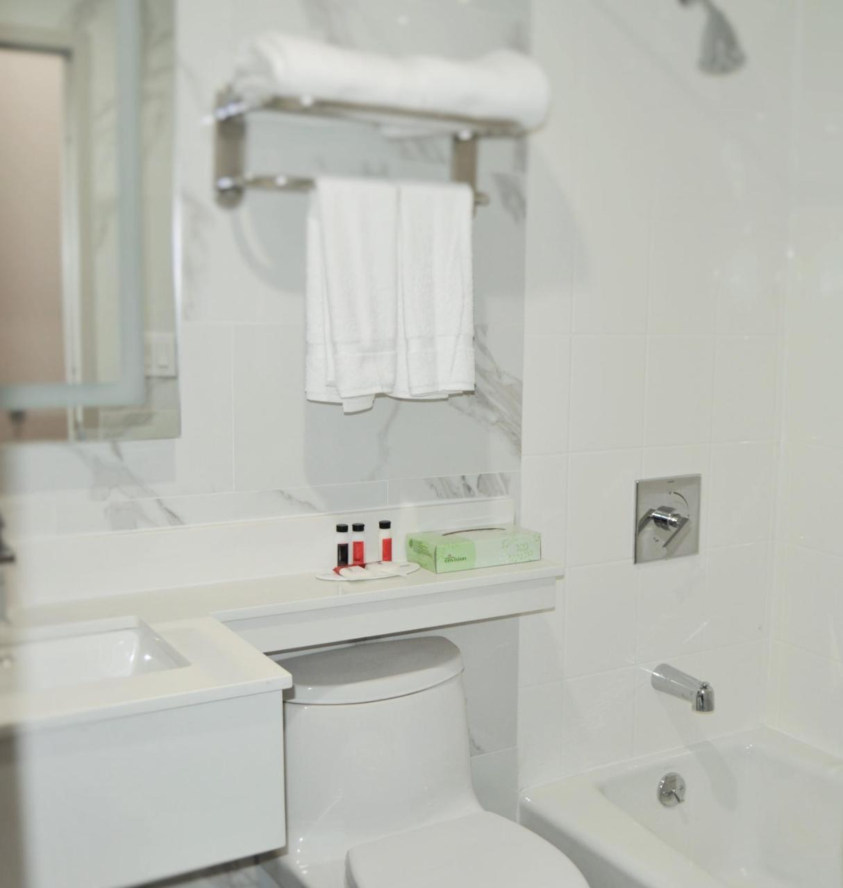 Voyage Hotel New York Bagian luar foto