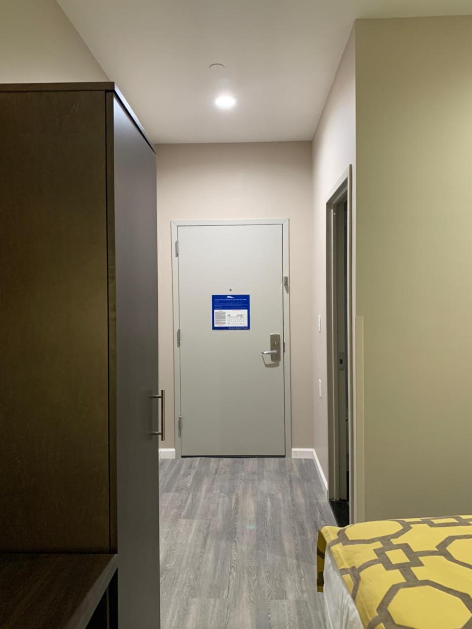 Voyage Hotel New York Bagian luar foto